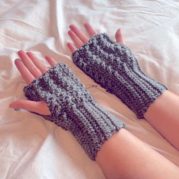 Fingerless Gloves - Picture 2 of 4